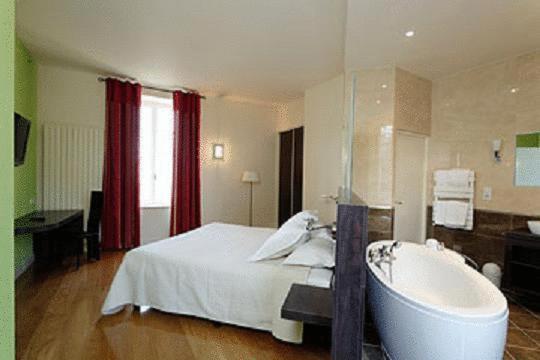 Chateau Du Mont Joly Hotel Sampans
